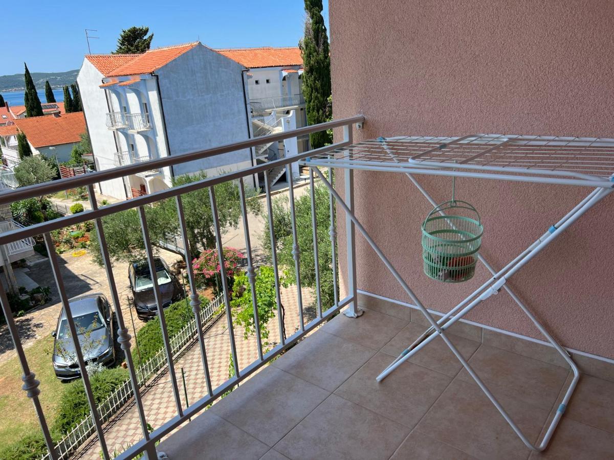 Apartmani Roje Sveti Filip I Jakov Eksteriør bilde