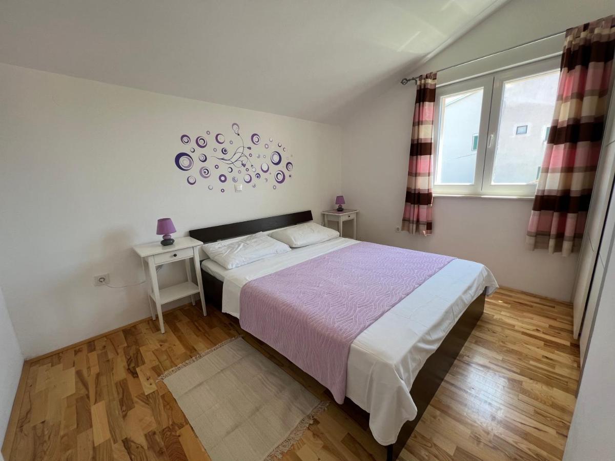 Apartmani Roje Sveti Filip I Jakov Eksteriør bilde